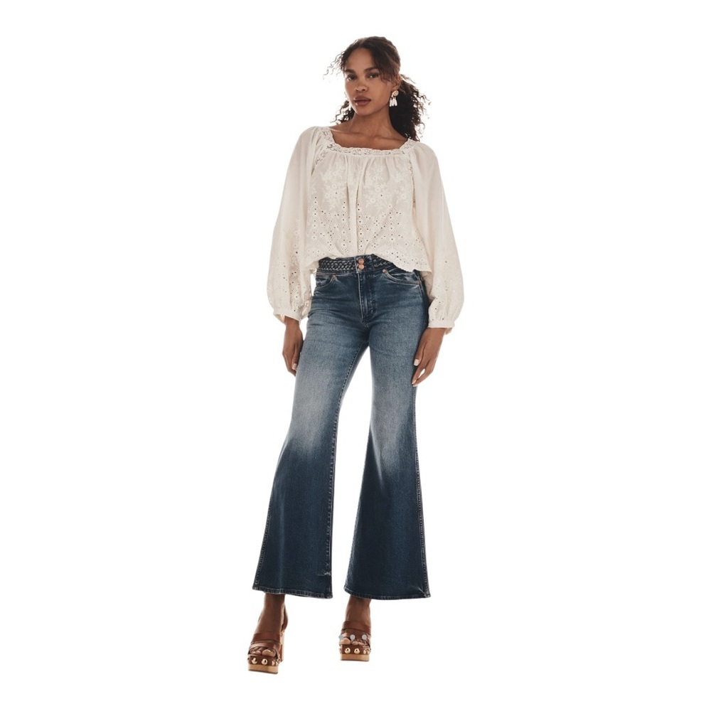 WRANGLER Mid Rise Flare Jeans - Women's Size 28 x 32 - New With Tags